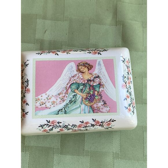 DaySpring Ceramic Angel Trinket box with Lid and Scripture Verse Cards T9675 - Picture 10 of 12